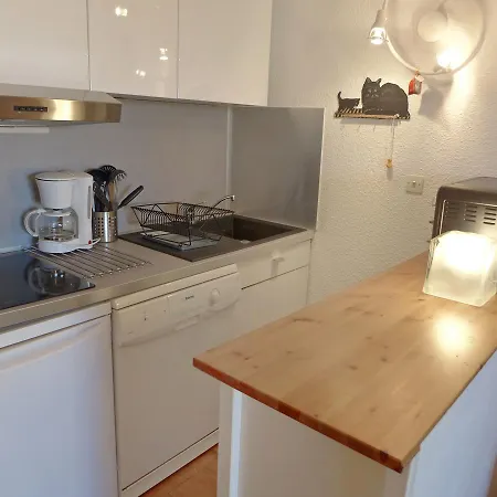 Hauts De La Madrague.10 Apartment *